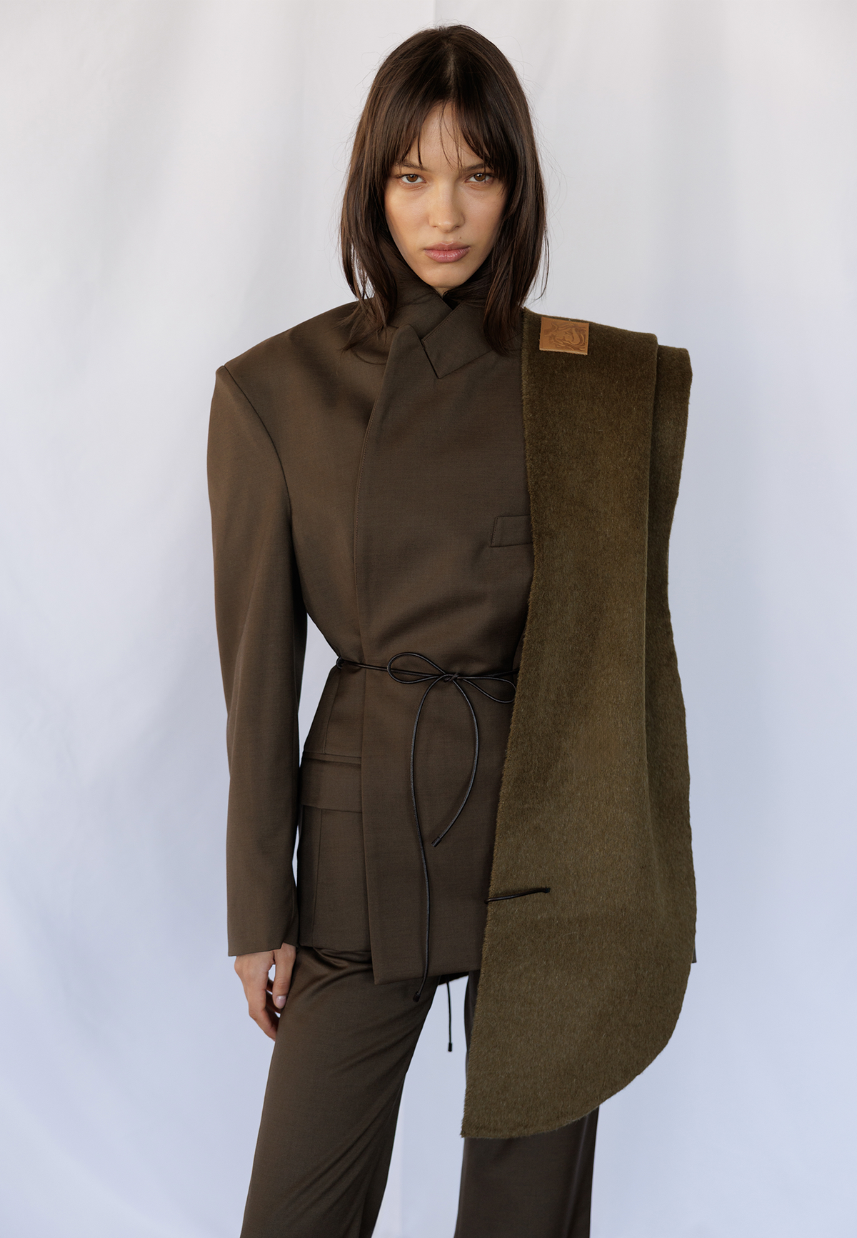 Tight waist blazer with leather belt- Wood
